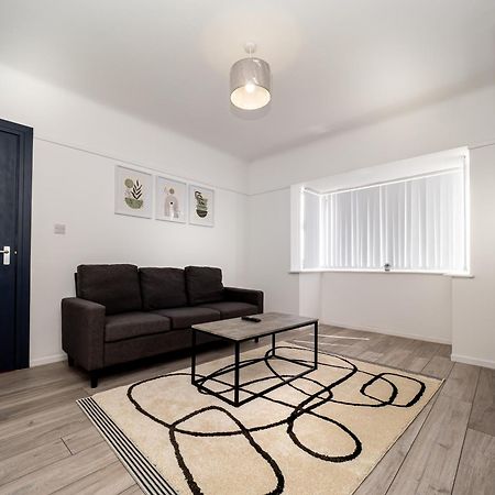 3Br Haven Retreat In Wallasey With Free Street Parking Bagian luar foto