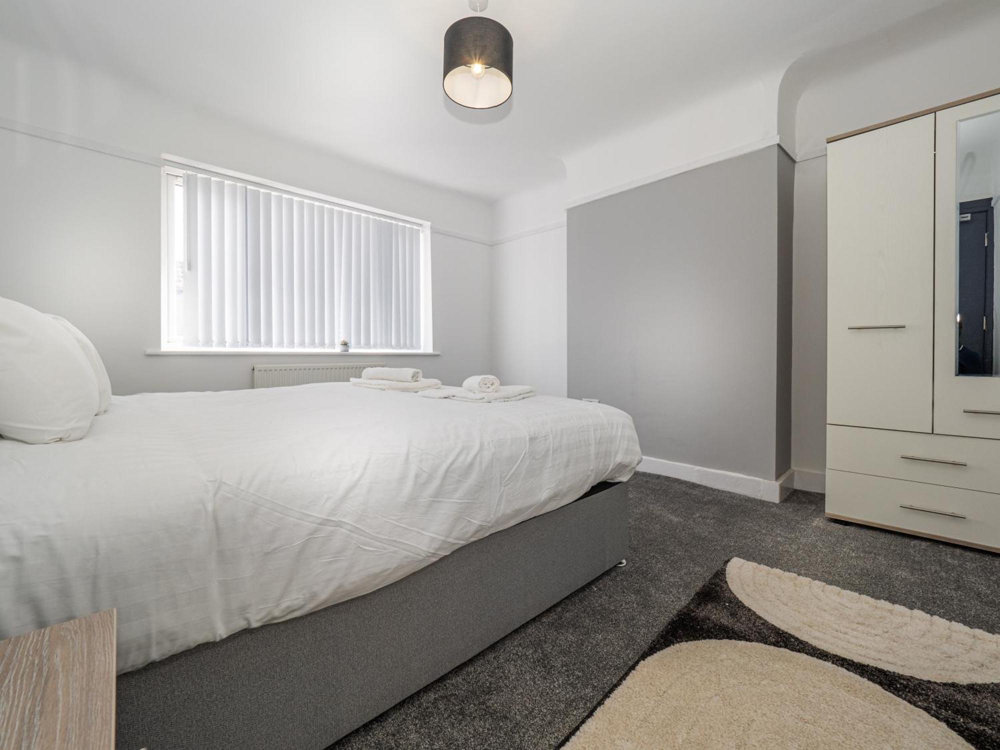 3Br Haven Retreat In Wallasey With Free Street Parking Bagian luar foto