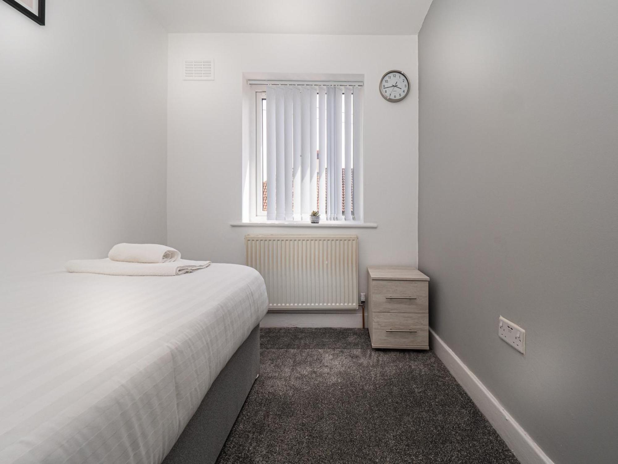 3Br Haven Retreat In Wallasey With Free Street Parking Bagian luar foto