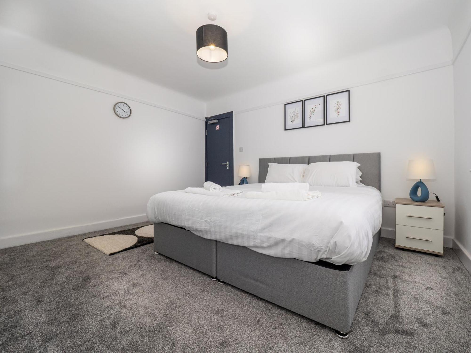 3Br Haven Retreat In Wallasey With Free Street Parking Bagian luar foto