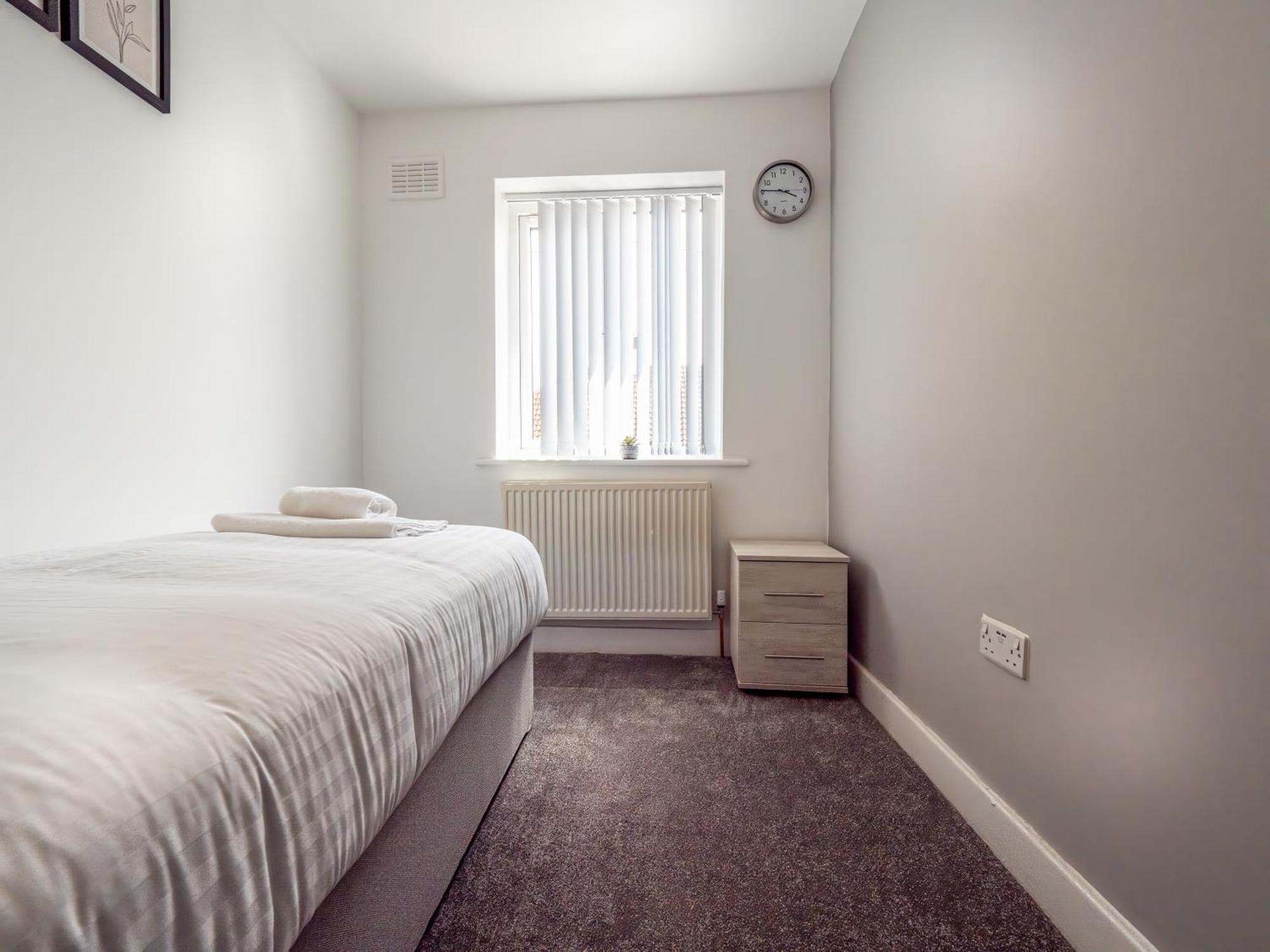 3Br Haven Retreat In Wallasey With Free Street Parking Bagian luar foto